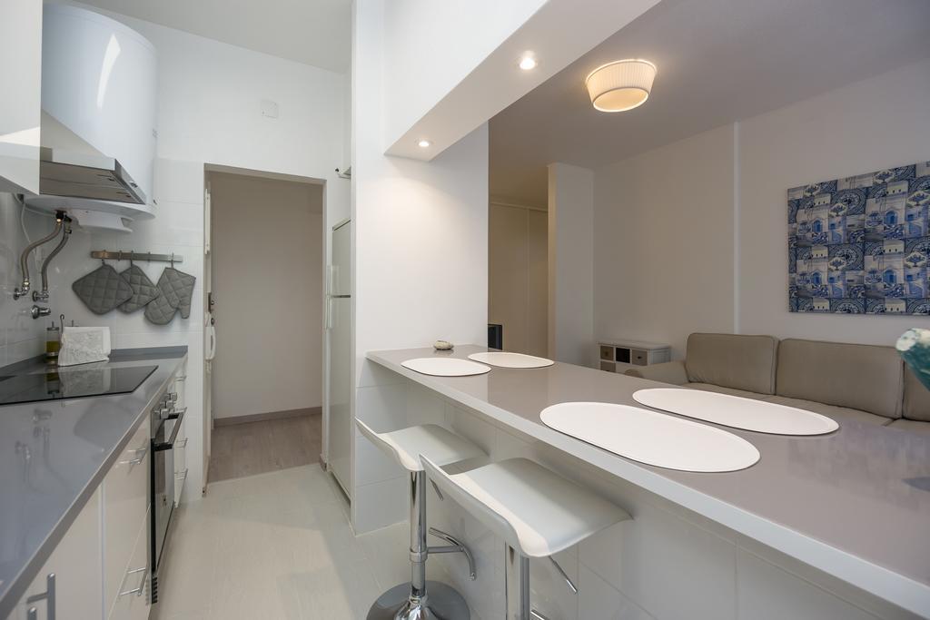 Lovely & Modern In The Center Lisbon Luaran gambar