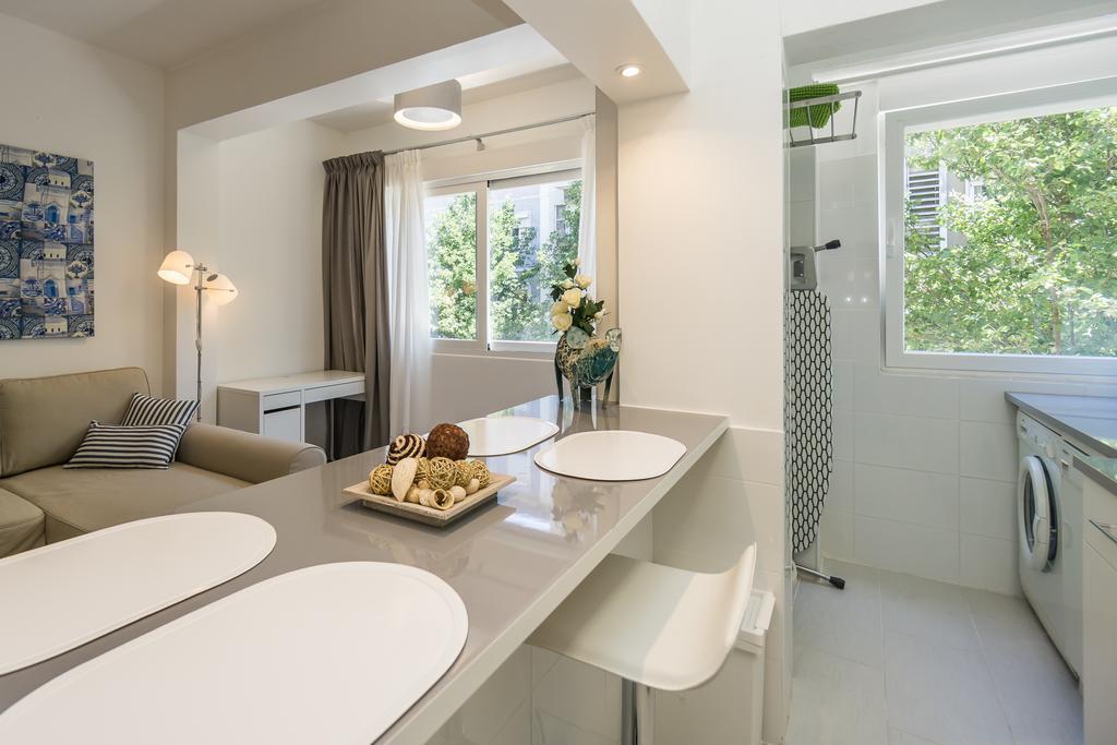 Lovely & Modern In The Center Lisbon Luaran gambar
