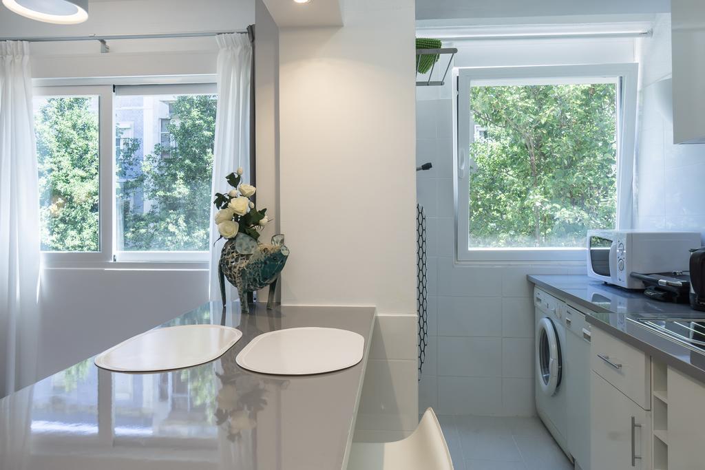 Lovely & Modern In The Center Lisbon Luaran gambar