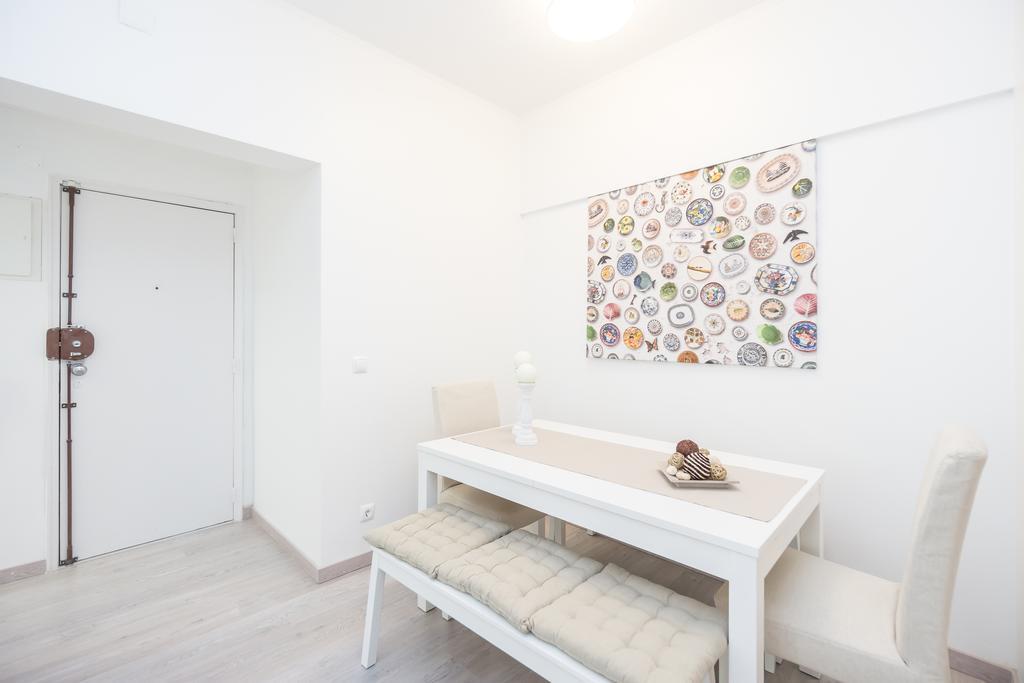 Lovely & Modern In The Center Lisbon Luaran gambar